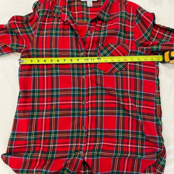 OLD NAVY PLAID BUTTON DOWN - Picture 6 of 7